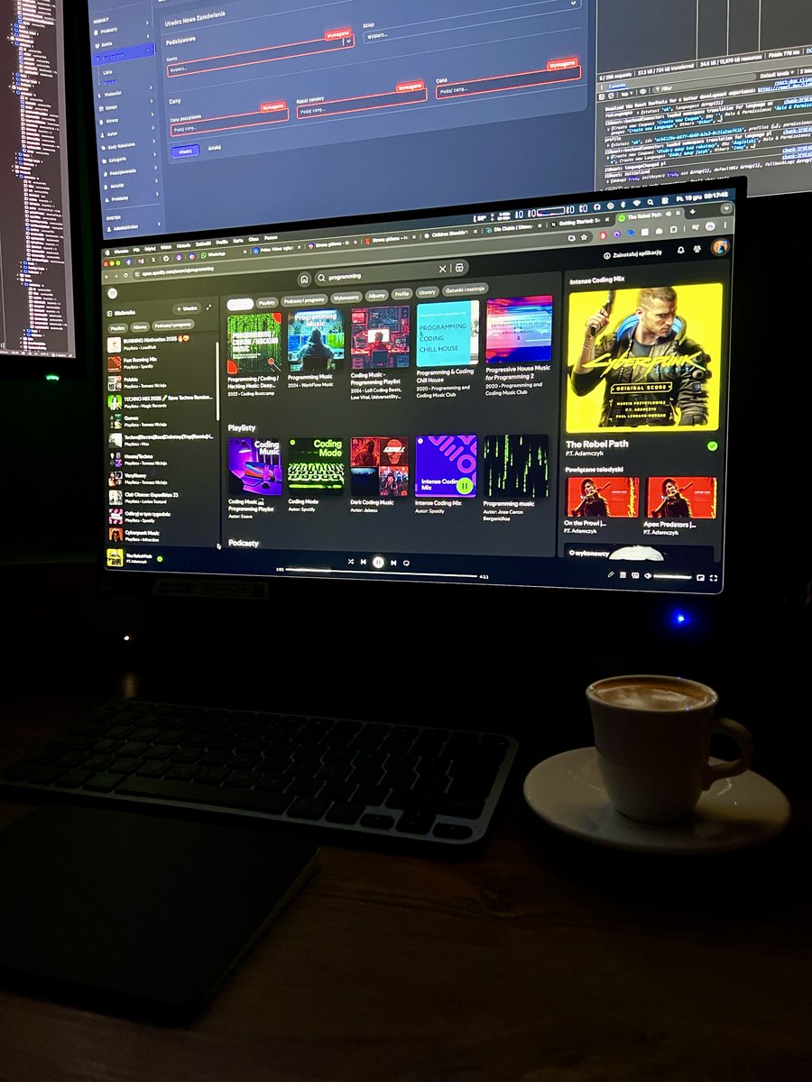 tomasznicieja's tweet image. Nocne podwójne espresso o 00:20 - najlepsza godzina na kawę i nocne programowanie😉
Do tego playlista "Intense Coding Mix" - a tam wita mnie CP2077, idealnie🔥

#Coffee #CoffeeTime
