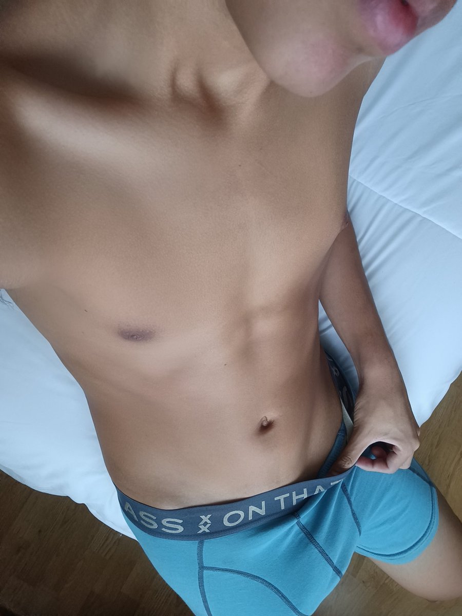 morenoboy007's tweet photo. antes de bañarme 🔞🔥 https://t.co/56Sm3PAaRv