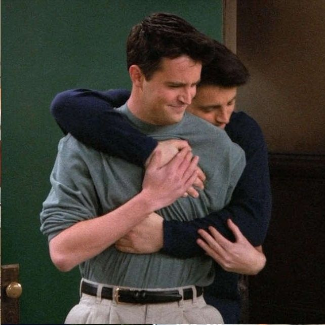 cinevow's tweet photo. Chandler and Joey.  

Friends, 1994-2004  

One of the best duos in television history. https://t.co/1jo3AZWKIa