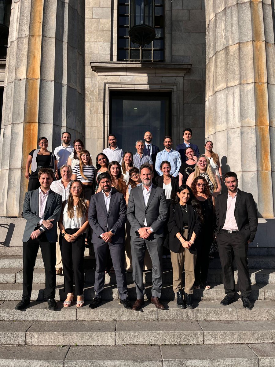 Cerramos la 13a. edición del Posgrado Combate Global contra el Lavado de Activos y la Financiación del Terrorismo
Queremos agradecer especialmente a los alumnos 2025, que se suman a nuestra comunidad de más de 700 egresados a lo largo de este recorrido.

Nos preparamos para el