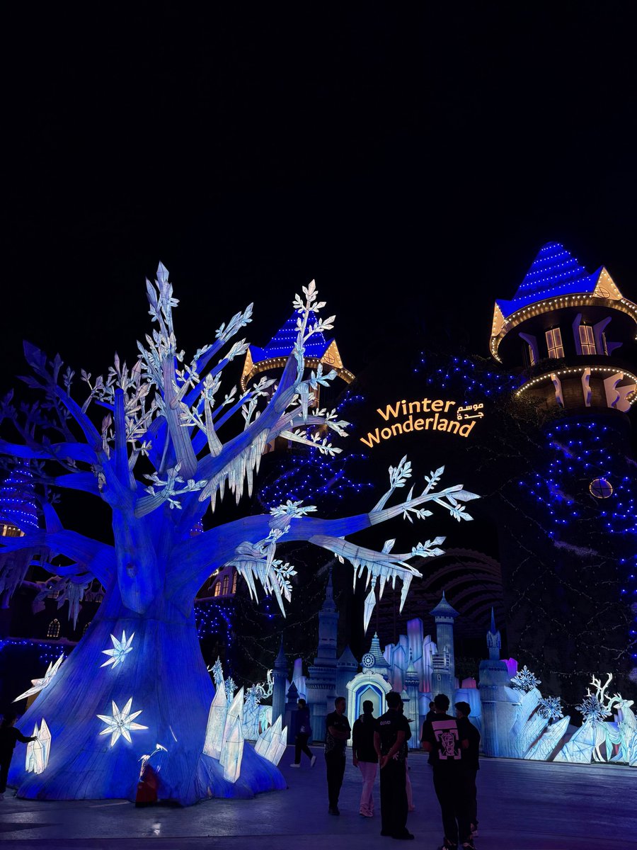 لارا tweet media