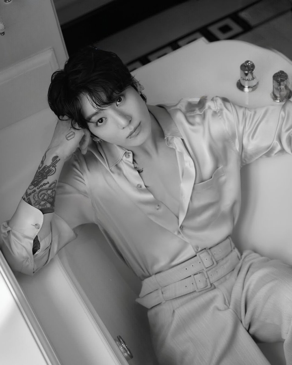 ⭐️Jungkook🐰⭐️ おはようございます…💜 I'm listening to