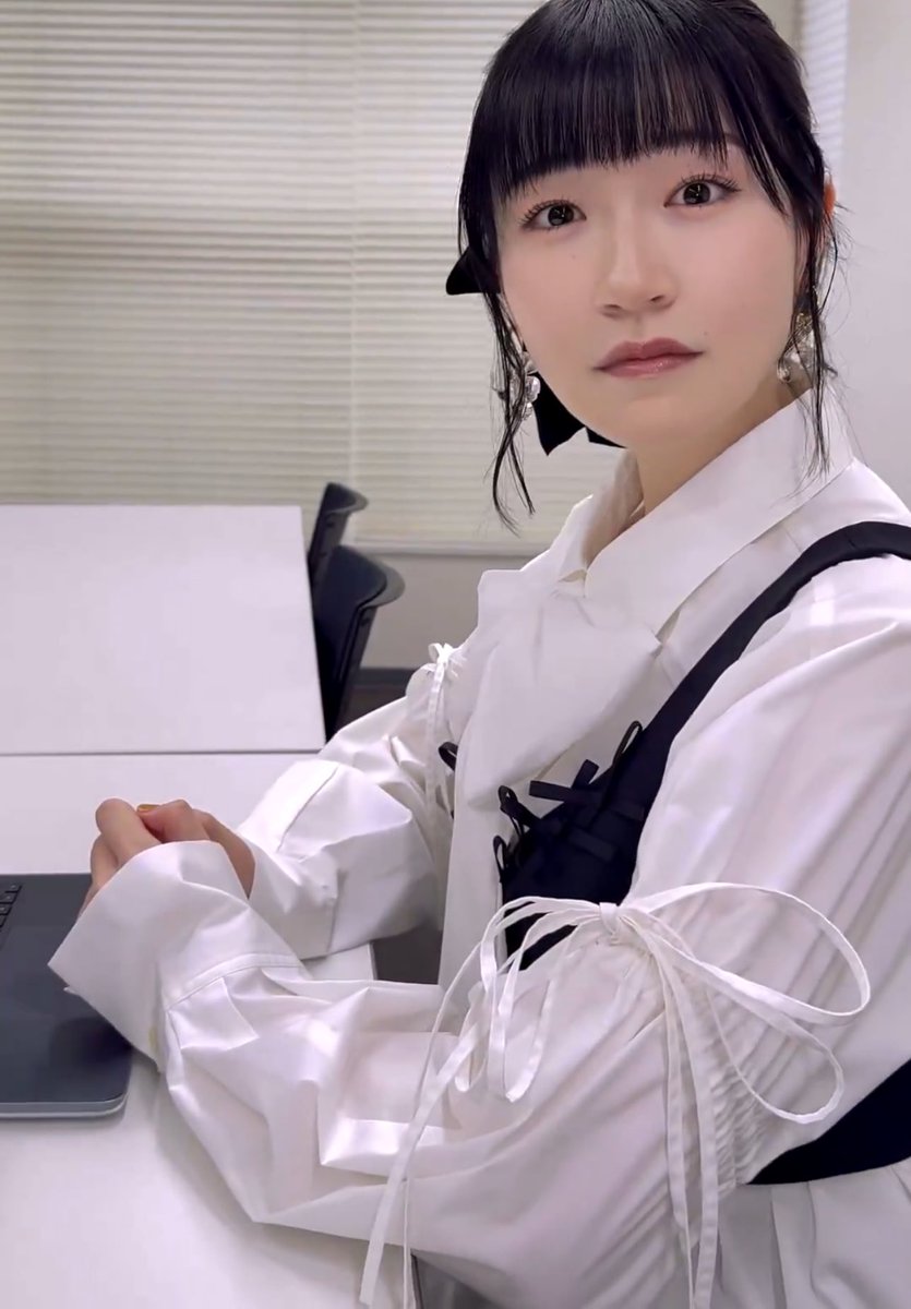 ✿✿✿ あきみちゃんページ✿✿✿ あみた見てお仕事頑張る💪✨ オープニングのパッツン澄まし顔も良いん