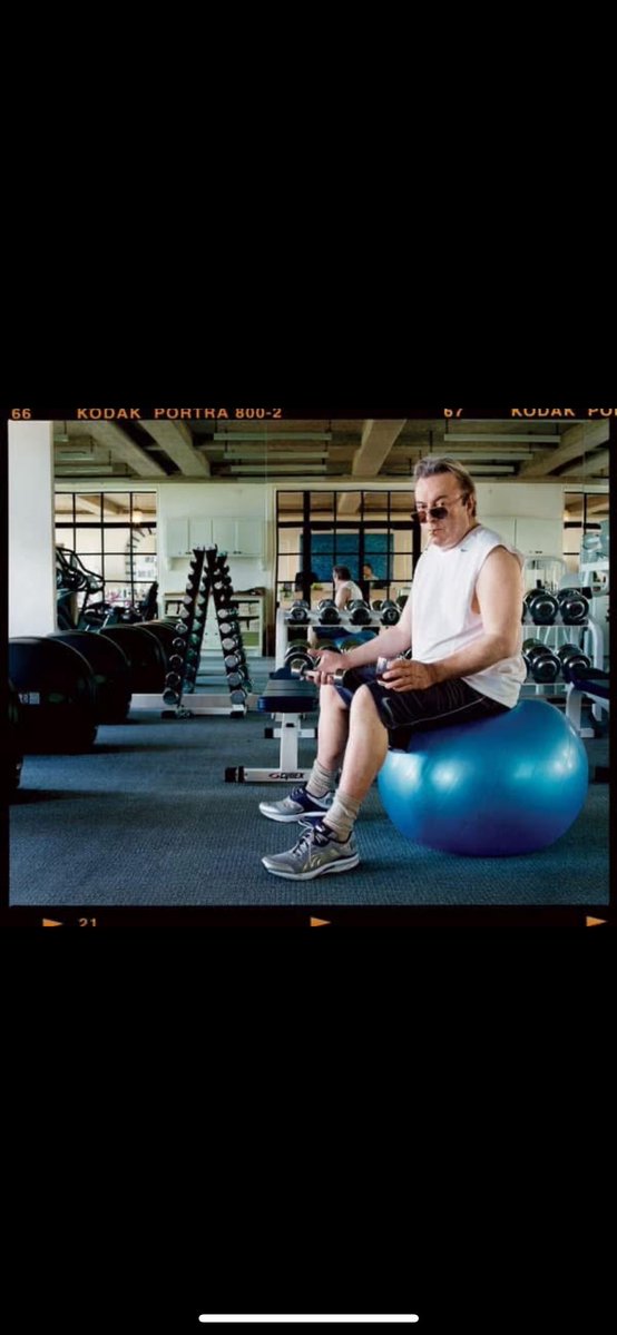 “What do you get when you cross a Jehovah’s Witness with a Unitarian? Somebody who comes and knocks on your door for no particular reason.” — Christopher Hitchens.