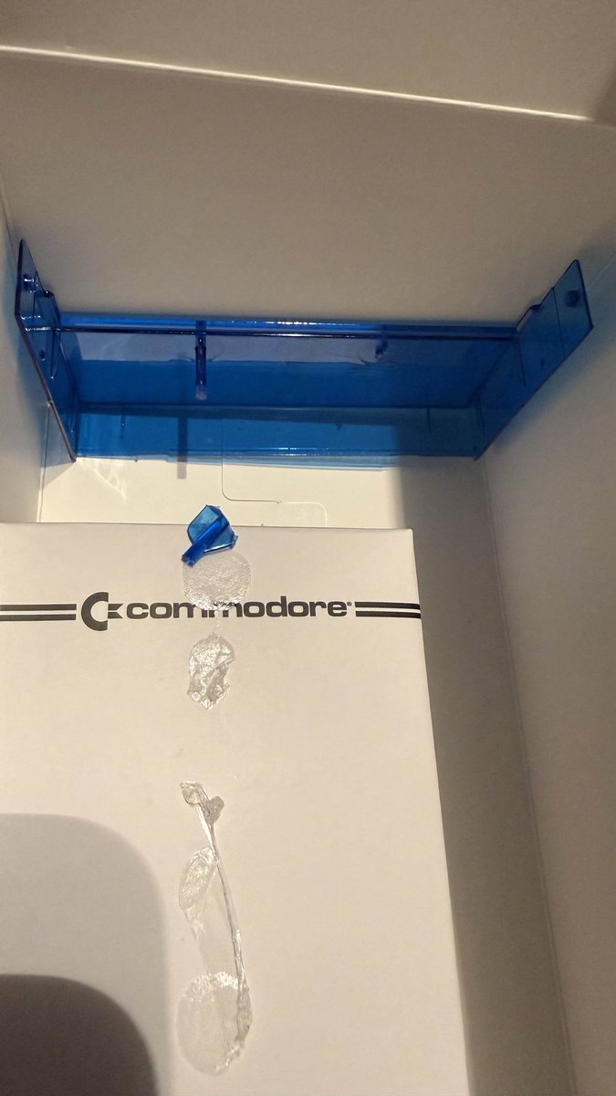 ?SYNTAX ERROR tweet media