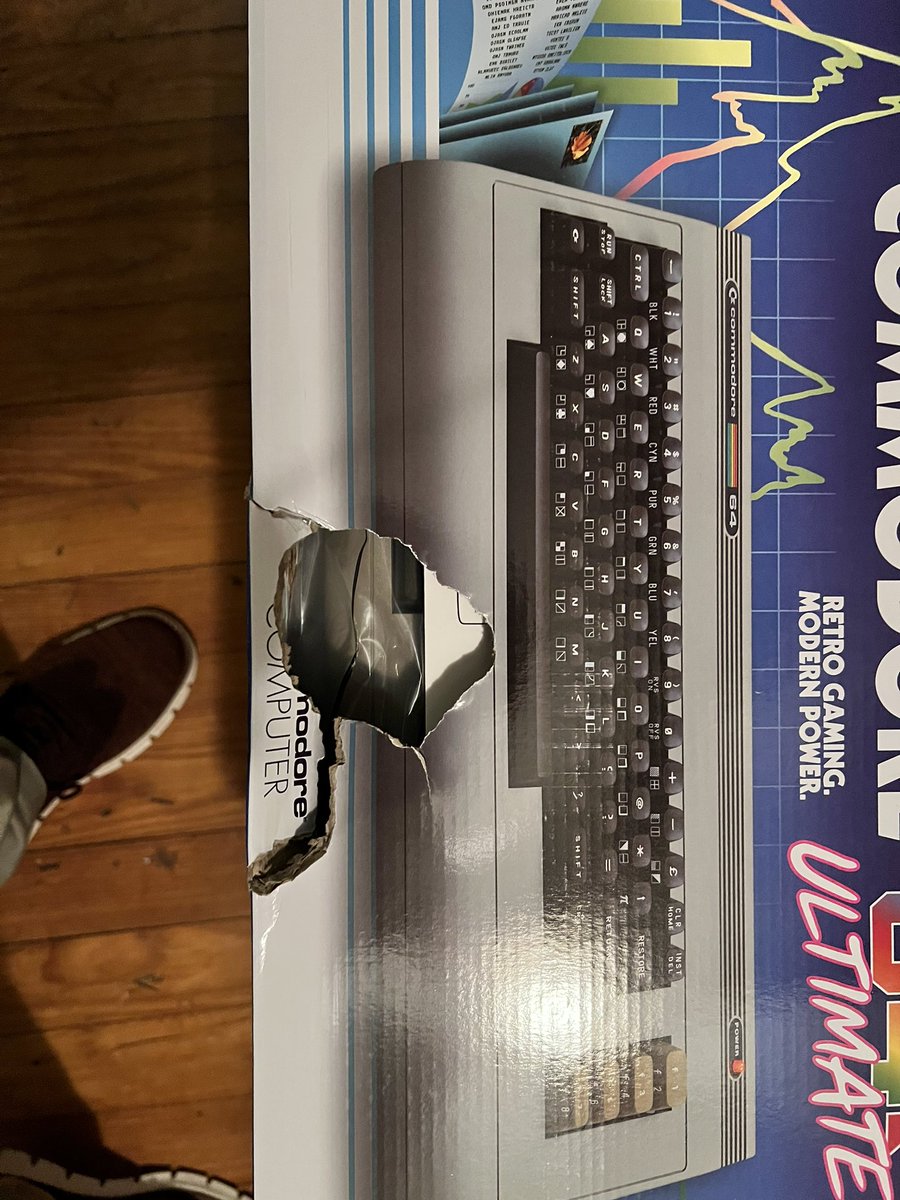 ?SYNTAX ERROR tweet media