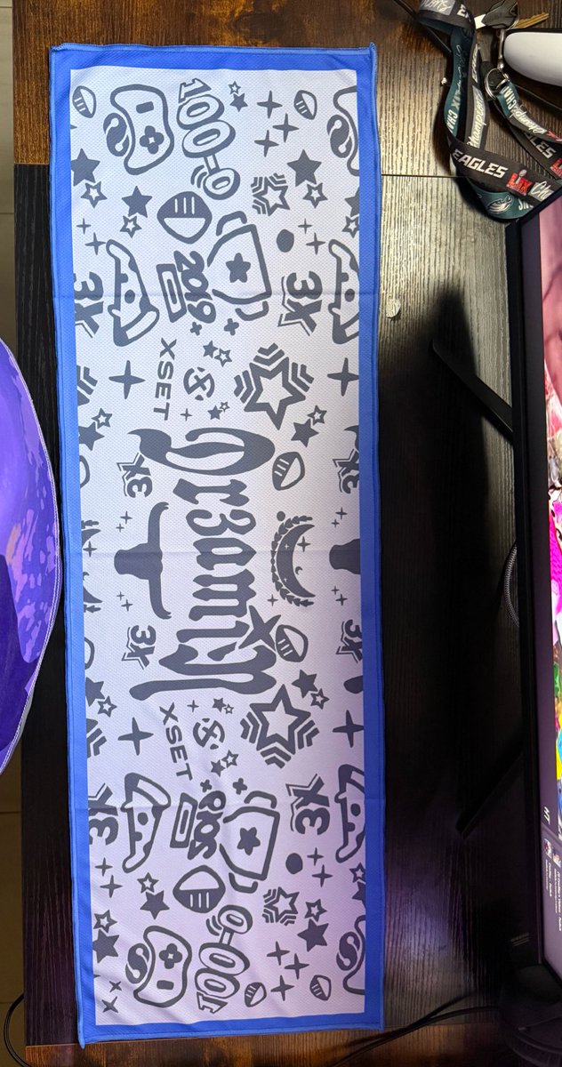 ItzRoro___'s tweet photo. Dr3amin hand towel copped @Clix @DR3AMINClothing FIRE🔥 https://t.co/GzENXXDnNK