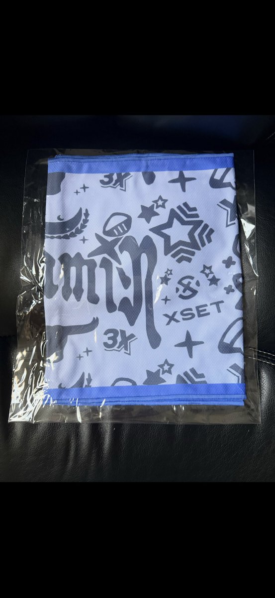 ItzRoro___'s tweet photo. Dr3amin hand towel copped @Clix @DR3AMINClothing FIRE🔥 https://t.co/GzENXXDnNK