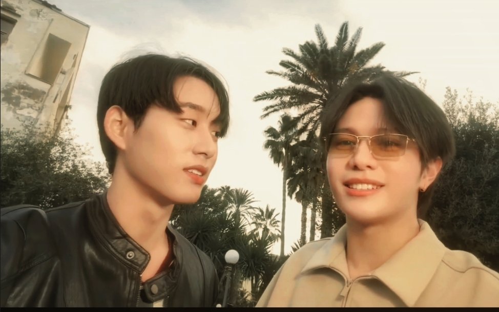 TotoedJF's tweet photo. ㅡ you're my favorite view https://t.co/5upnG3fQxf