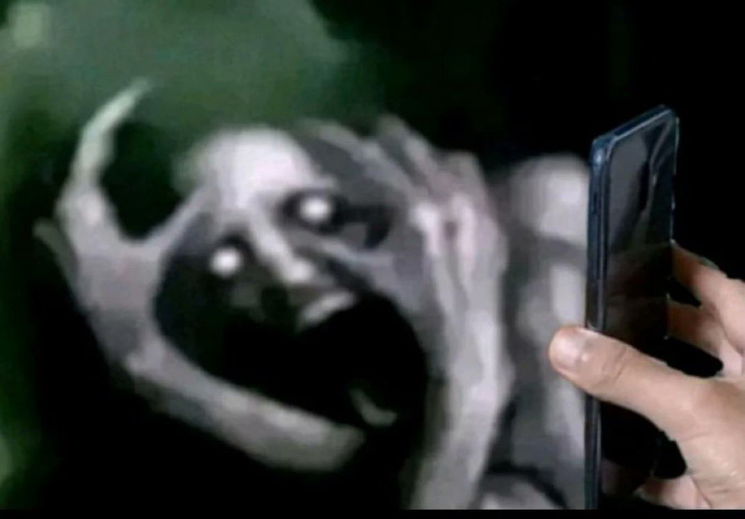 tsuakies's tweet image. the moment ur actually enjoying the game the enemy team js goes triple support … WHYY WHY whyyy whhhhhyyyyy