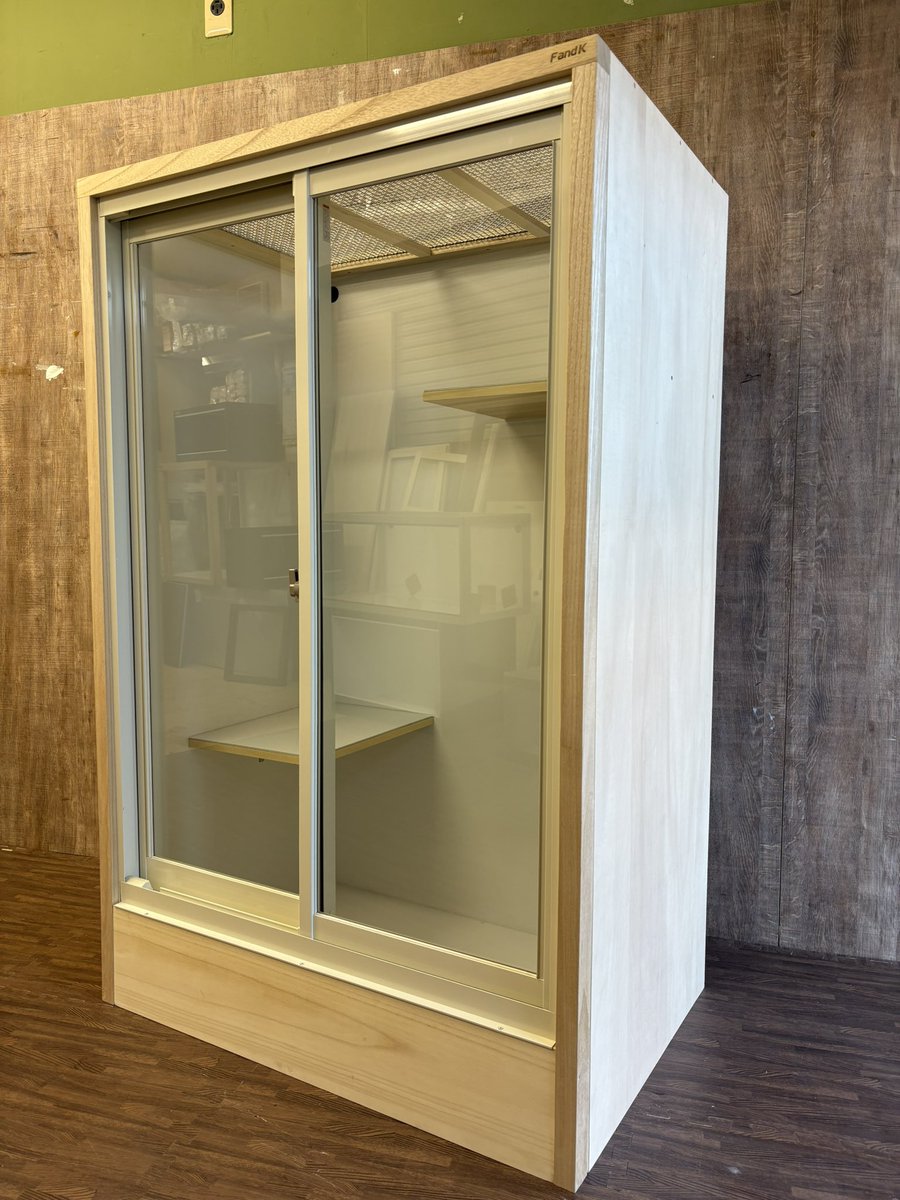 おはようございます！ イグアナケージ完成✨ サッシ仕様 幅900奥行600