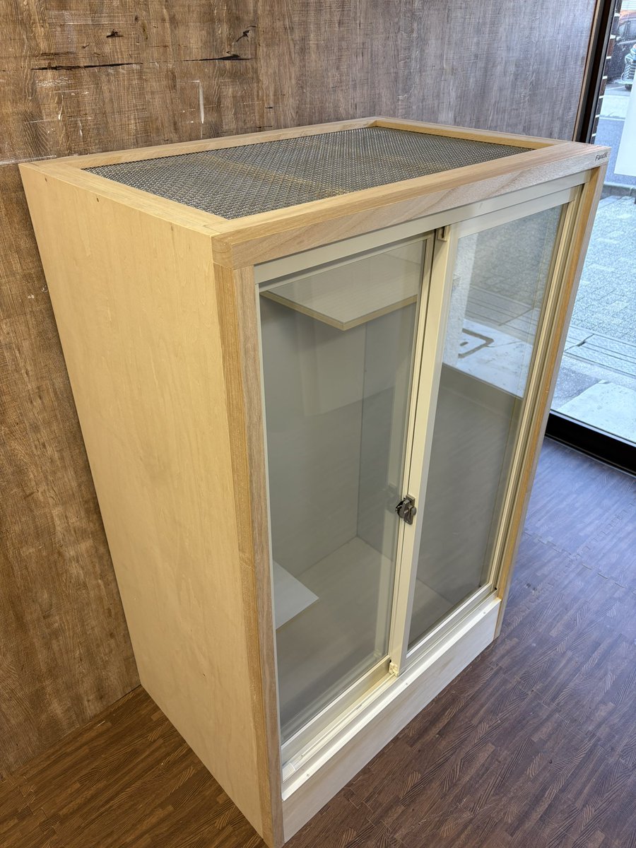 おはようございます！ イグアナケージ完成✨ サッシ仕様 幅900奥行600