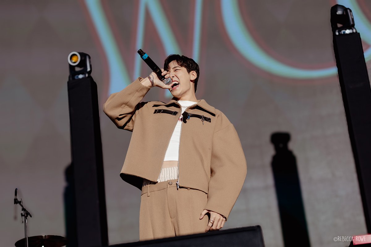 Rebecca Rowe tweet media