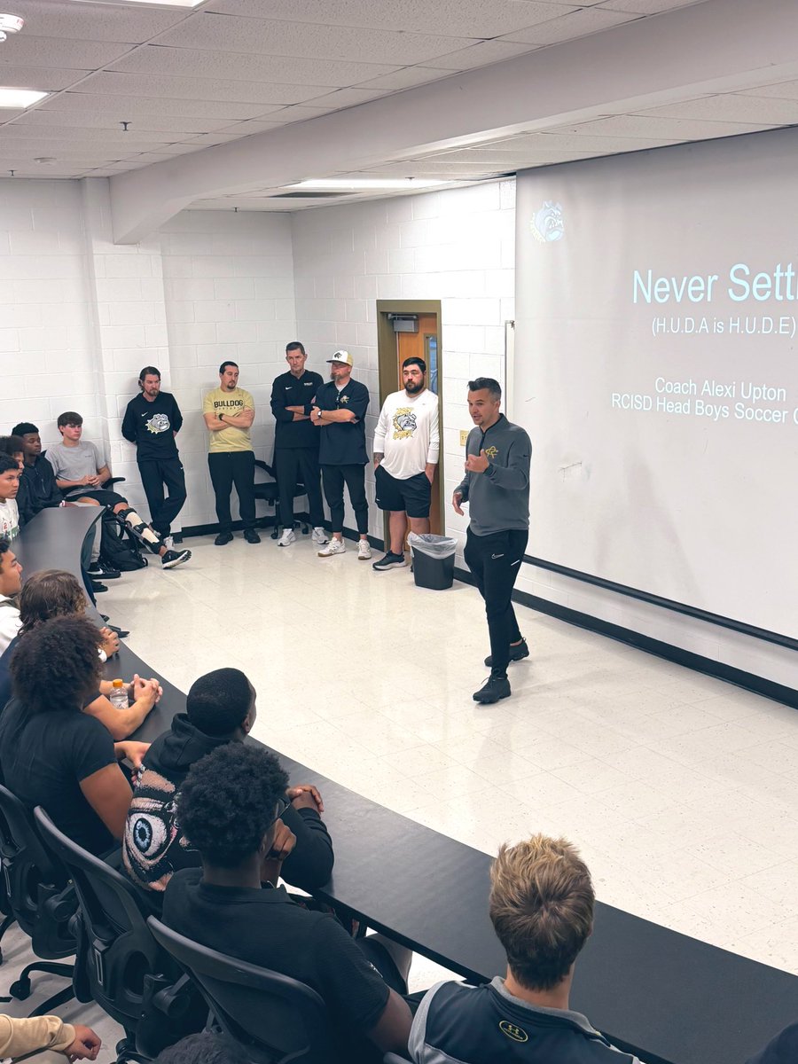 Blessed to speak and impact lives with <a href="/RC_Bulldogs/">Royse City Football</a> and <a href="/CoachColvin7/">Andrew Colvin</a>!

#oneRC | #Allin | #BeADog |#TCVE

<a href="/RoyseCityISD/">Royse City ISD</a> 
<a href="/RCISDAthletics/">Royse City ISD Athletics</a>