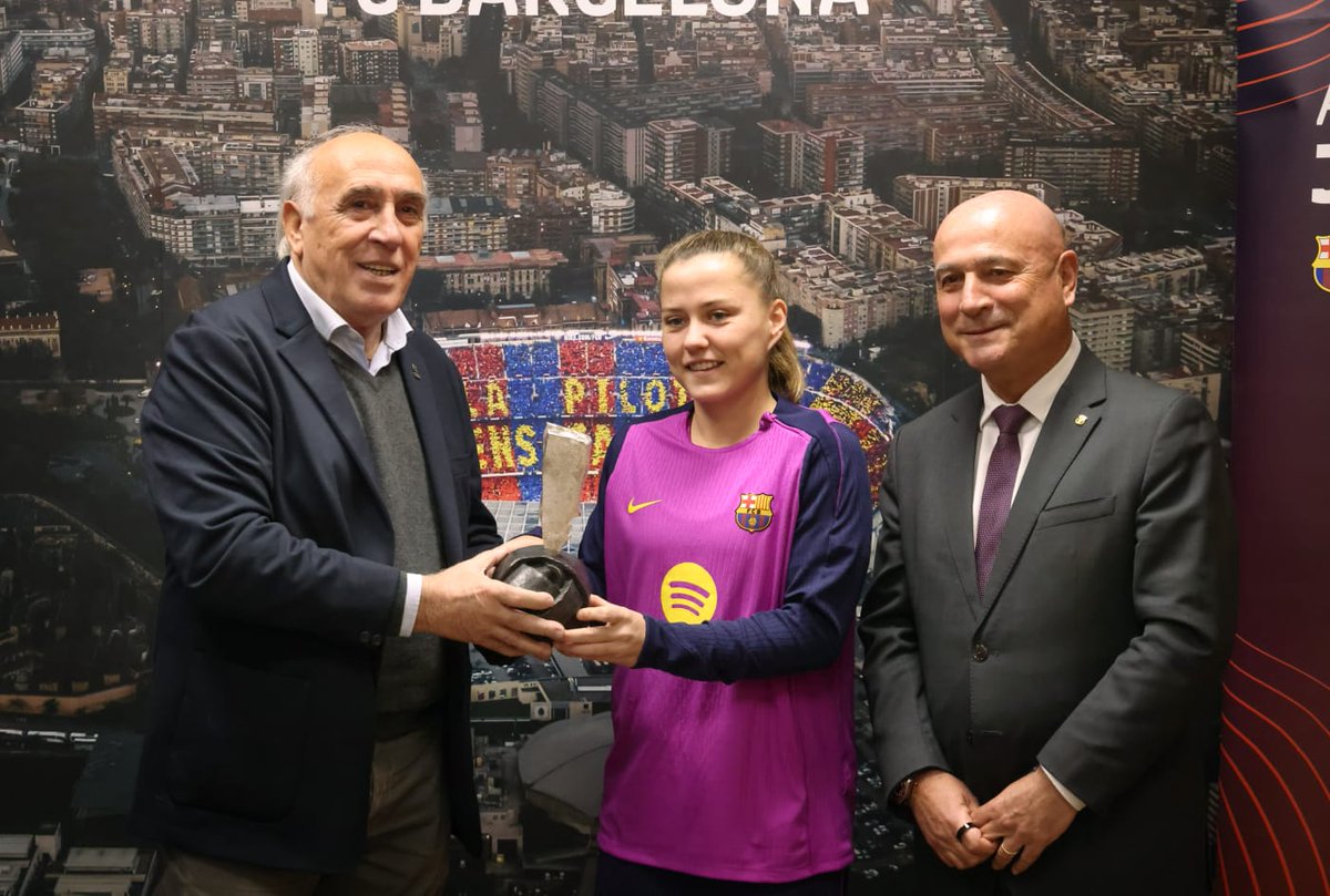 Premios Barça Jugadors "Joc Net" 2025 <a href="/FCBjugadors/">FCB Jugadors</a> 
Distinción de compromiso,  respeto y deportividad.
Enhorabuena Pedro González López "Pedri".
Enhorabuena Claudia Pina Medina. 
Sois ejemplo de que el respeto y la competitividad pueden ir de la mano.
💙❤️