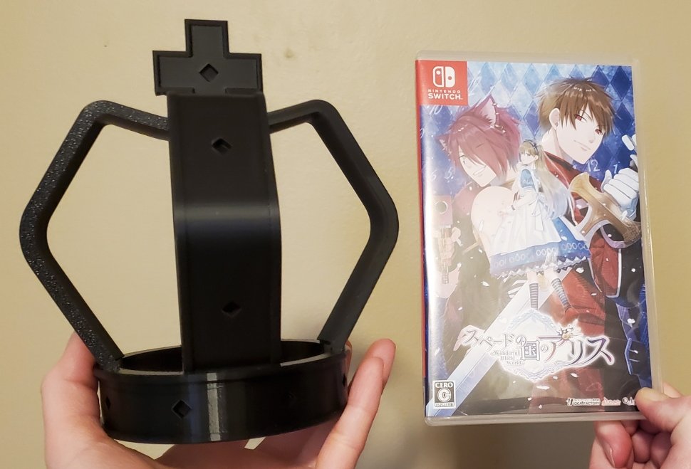 Vivaldi's Crown 3D print prototype. Game case for scale.
I think it should be  a bit smaller so I'll need to make some adjustments before printing again
#HnKnA #ハトアリ