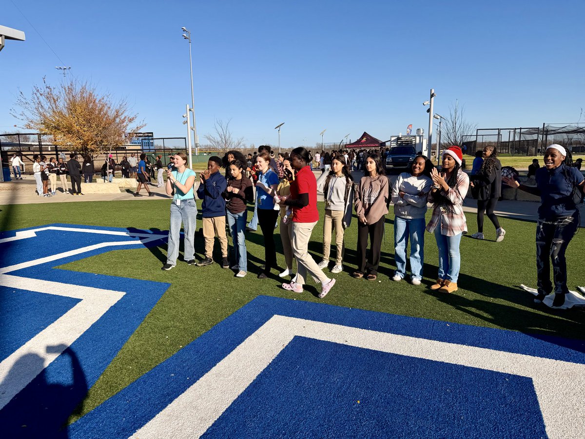 Falcon Flight: Freshman Mentorship Program tweet media