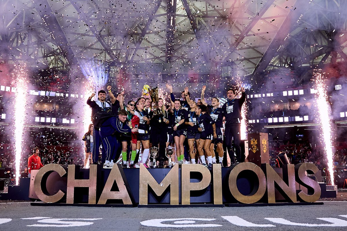 PepPepe9's tweet photo. @samyriveratv El mejor directo fue poder ver campeón a @PIOFCFemenil en vivo contigo!!! Saludos! https://t.co/XILSJuQudy https://t.co/NcHoFbn5df