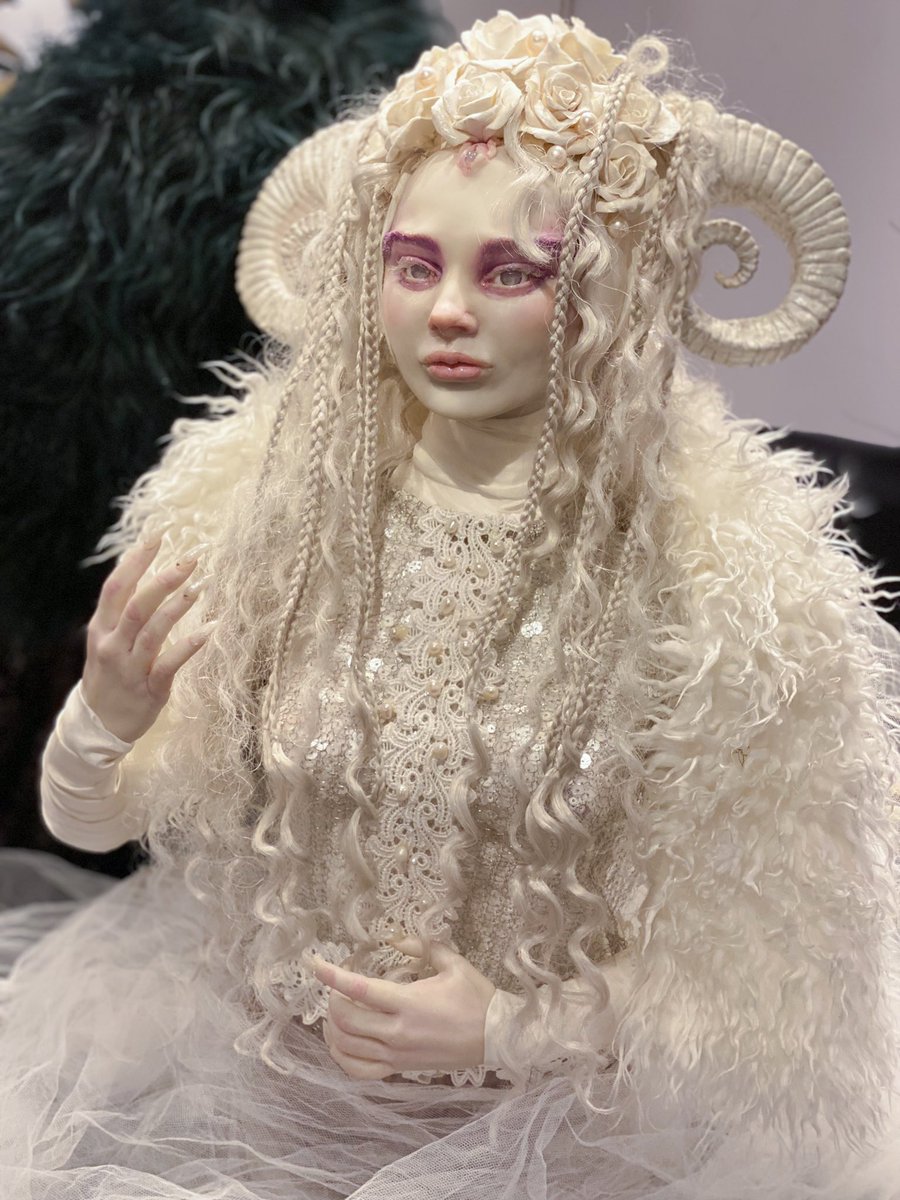 招待作家である黒川早恵美さんの「Devil」と「Angel」。心地良い圧と重厚感を感じる生命力溢れるクリーチャー作品。黒と白の対比も美しい。

<a href="/cernitmaster/">黒川早恵美</a> 
#黒川早恵美
#横浜みなとみらいギャラリー
#Myクリエイティブドール展