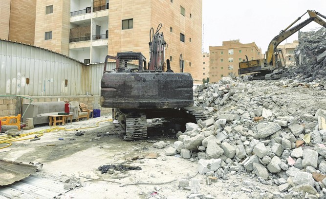 العتيبي: هدم 9 عقارات «استثماري» في «الأحمدي» 