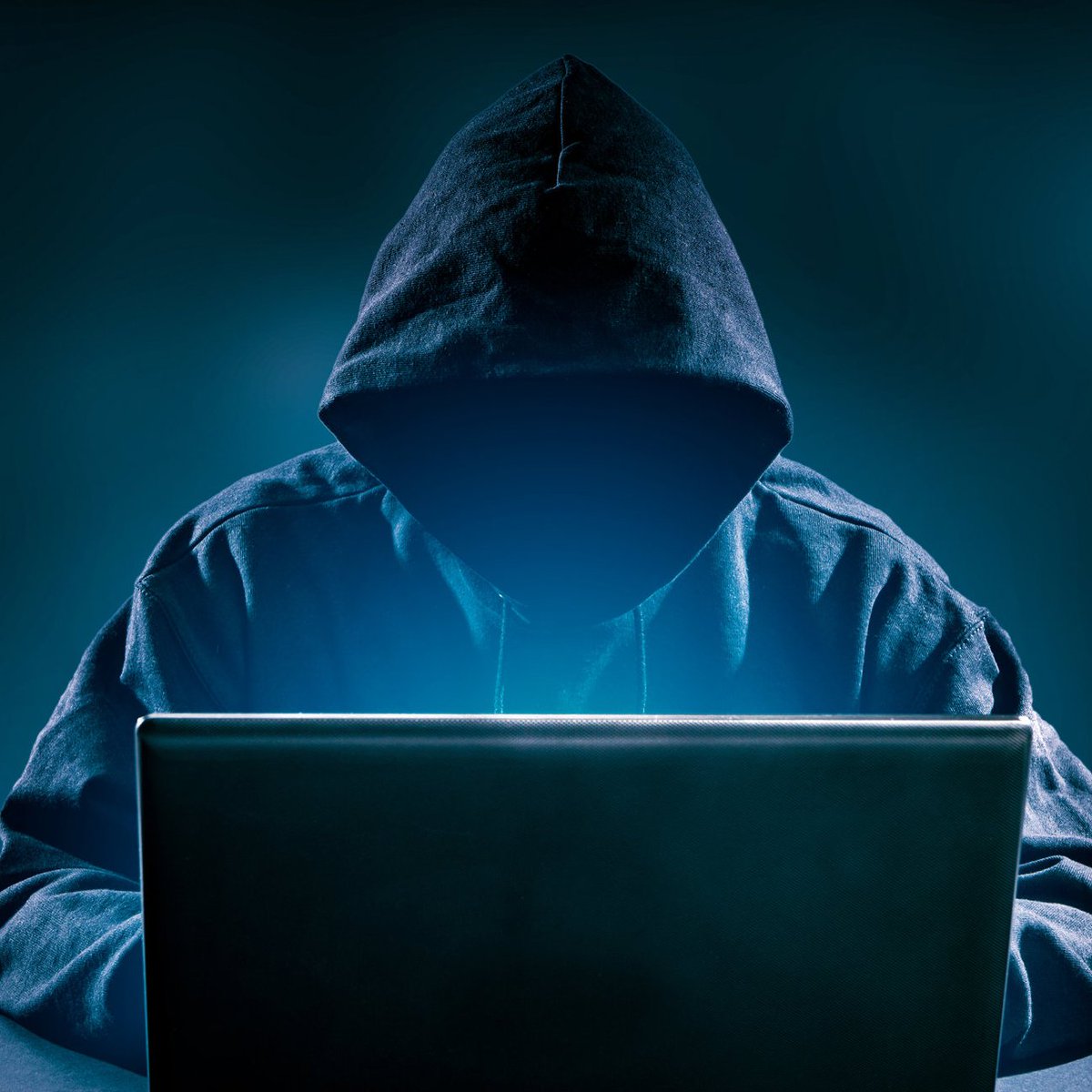 Hackers mais talentosos do Brasil falharam ao tentar invadir uma urna eletrônica.

Foram feitos 35 planos de ataque em um teste oficial de segurança e TODOS falharam.