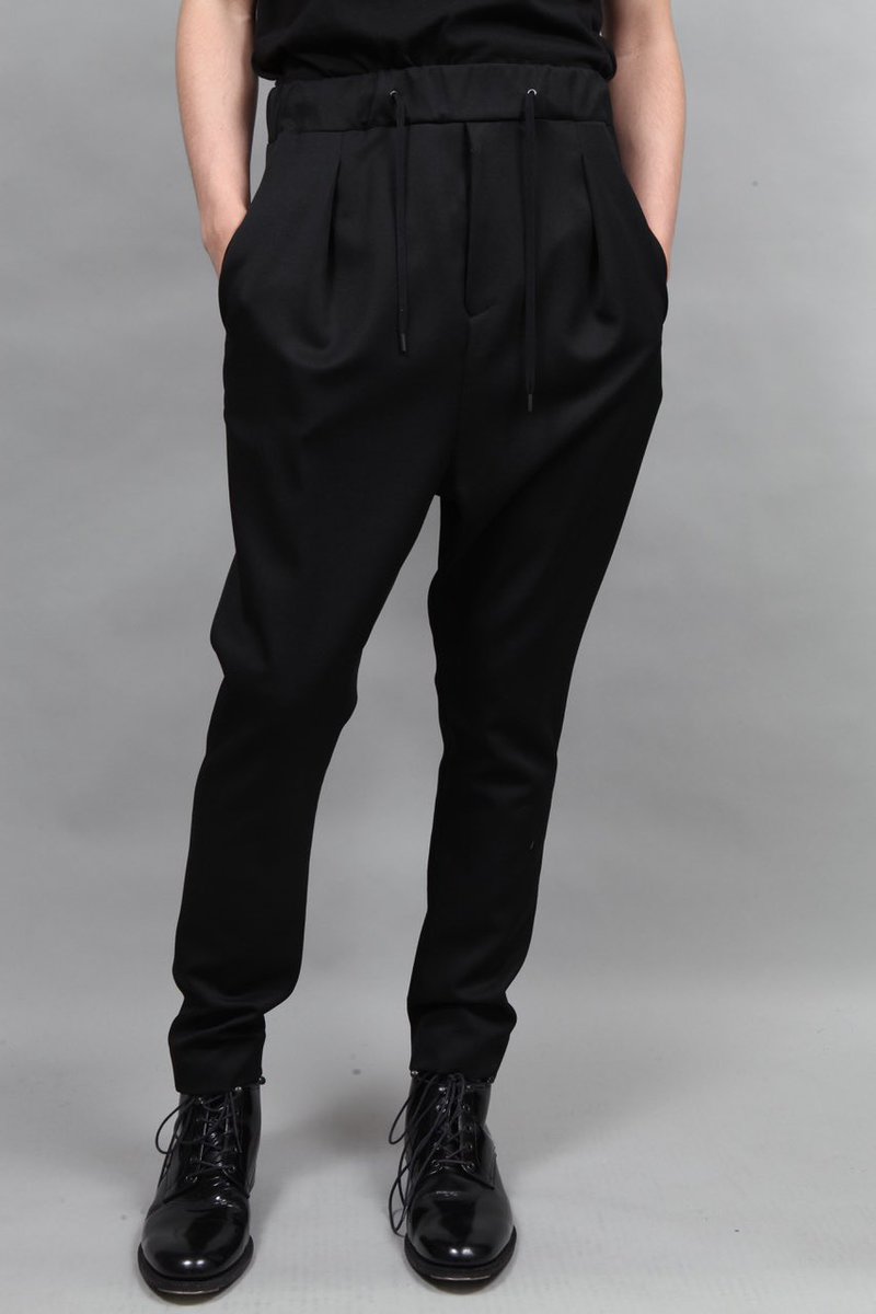 ato アトウ サルエルパンツ ブラック サイズ46 こんにちは 本日はWOOL SARROUEL PANTSです。 ato定番のサルエルパンツ