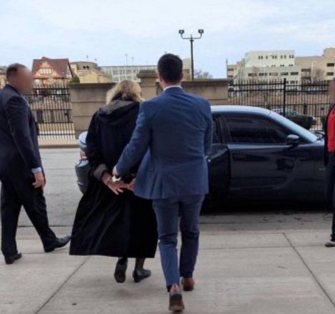 MAGAVoice's tweet image. BREAKING 🚨 A Jury found Judge Hannah Dugan GUILTY of obstruction after helping an illegal alien hide from Federal Authorities

GOOD RIDDANCE