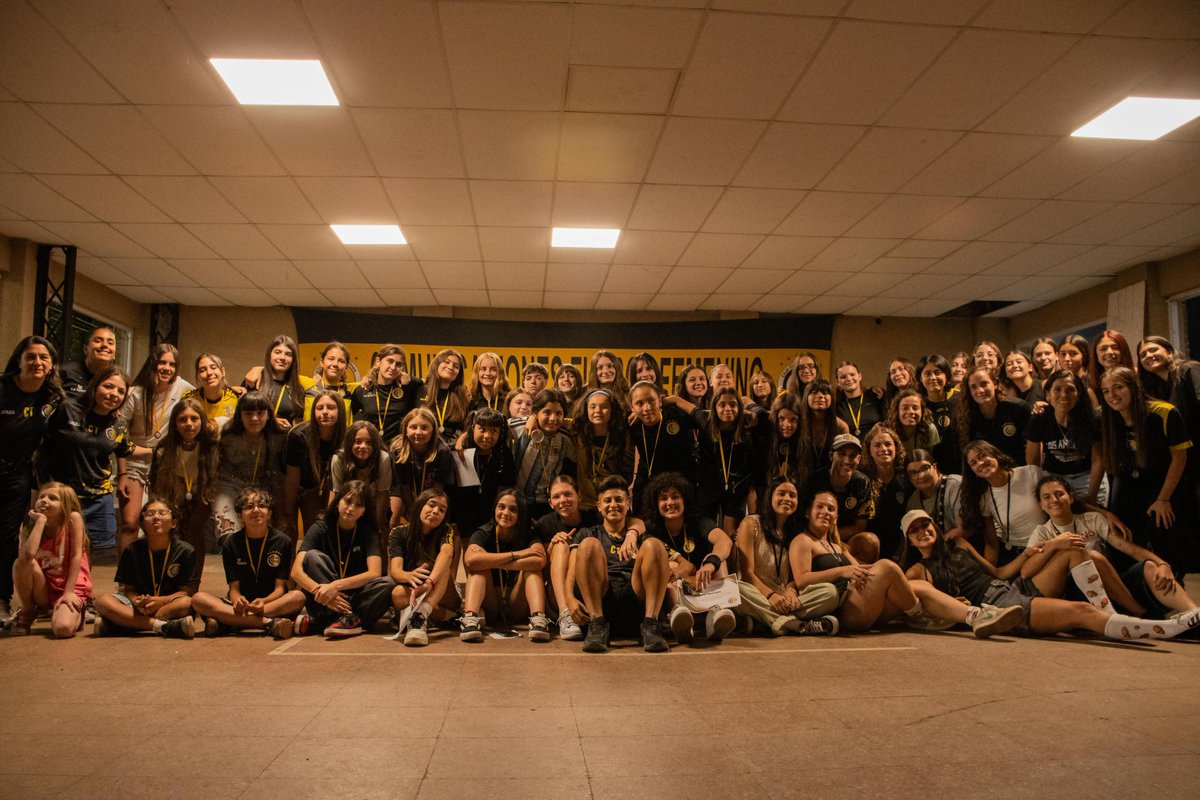 clubcomu's tweet photo. 🏅 Futbol femenino tuvo su cierre de actividad con entrega de medallas y nos dejó estas imágenes 🫶🏼

#TenemosClub 🌓 https://t.co/4QxiagU5FA