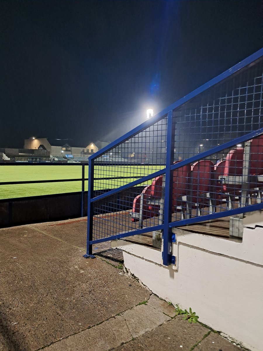 srfc03's tweet image. #FloodlightFriday