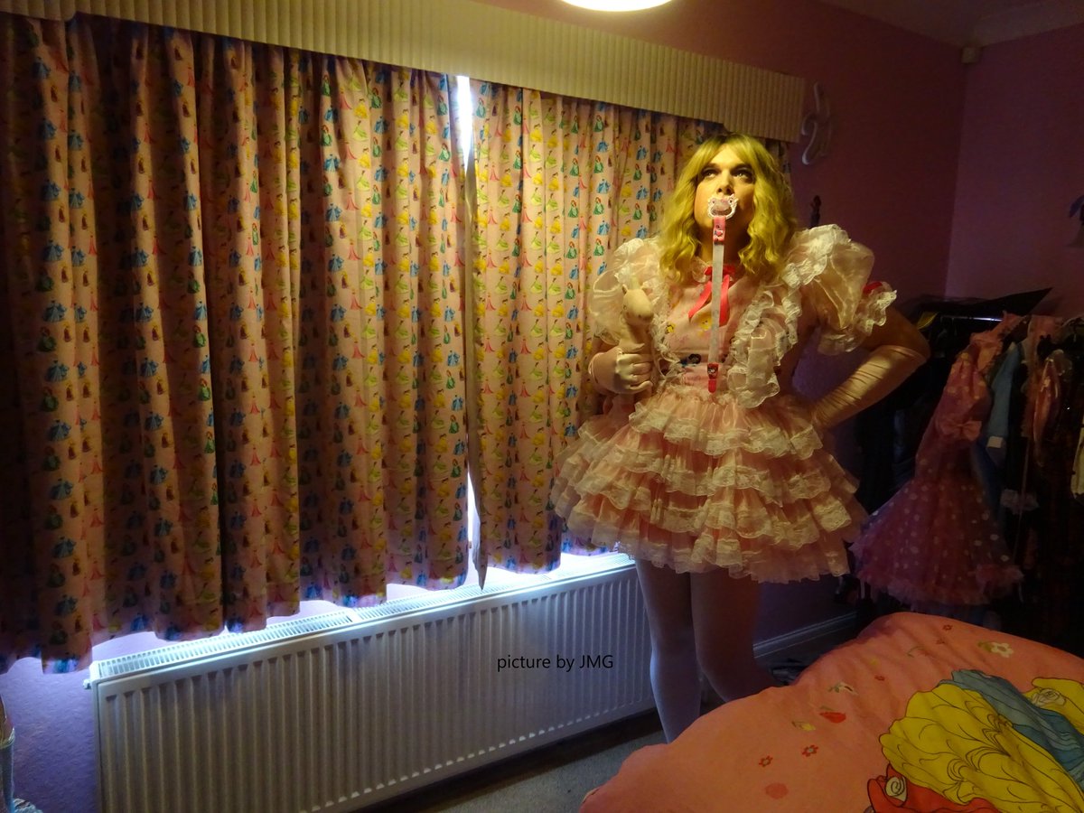 Shine a light on me 💡 have a lovely weekend hunnibuns xx 😘