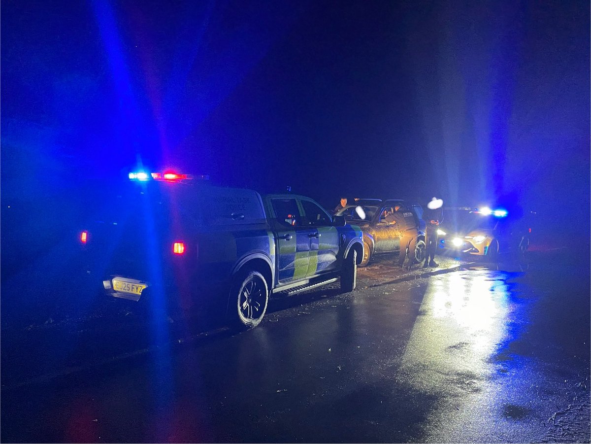 Humberbeat_RTF's tweet photo. #RuralTaskForce- this vehicle covered in mud attracted the attention of our officers driving in a #RuralCrime hotspot area.
Vehicle #seized for #NoInsurance driver with #NoLicense. https://t.co/RDUhLKZw9V