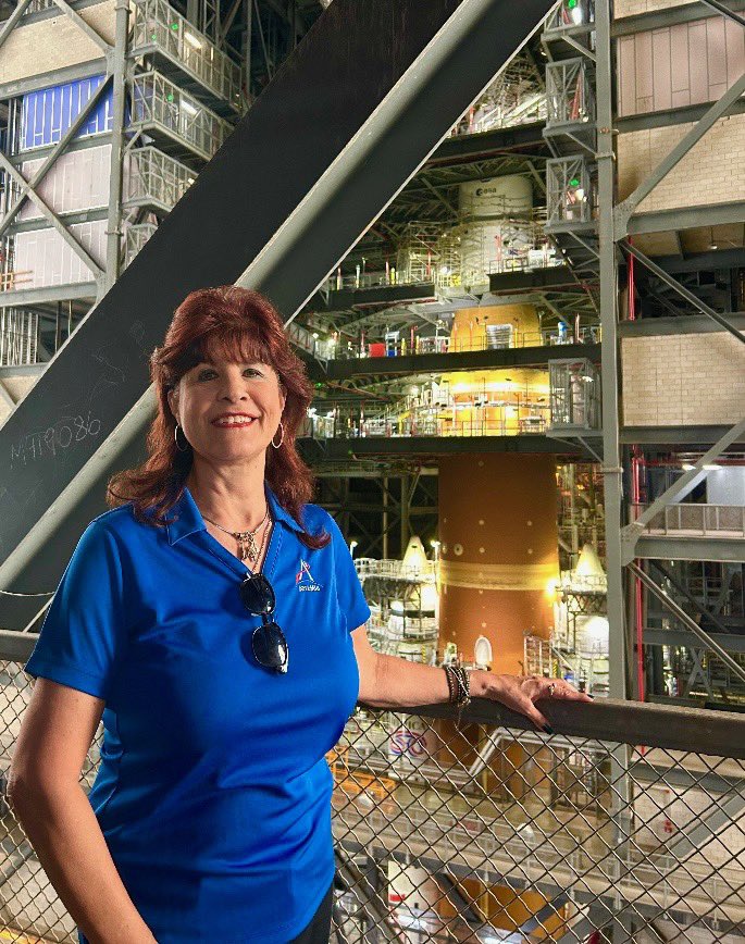 Excited to visit Artemis 2 SLS/Orion stack in VAB, and looking forward to fire and smoke early next year 🚀✨🛰️🌗💚
#WeAreGoing #SLS #Orion #Artemis #NASA