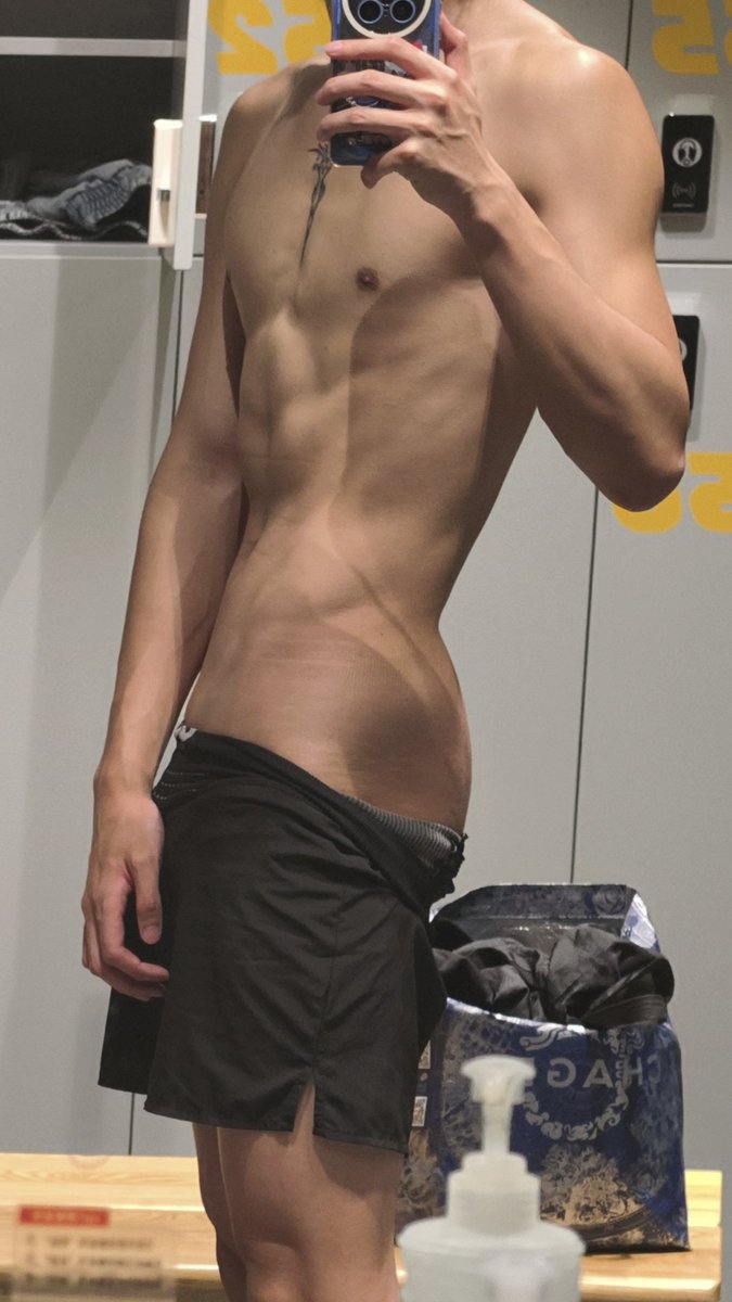 #暴露天体 #暴露 #男大 #反差男大
#户外 #野裸
最近