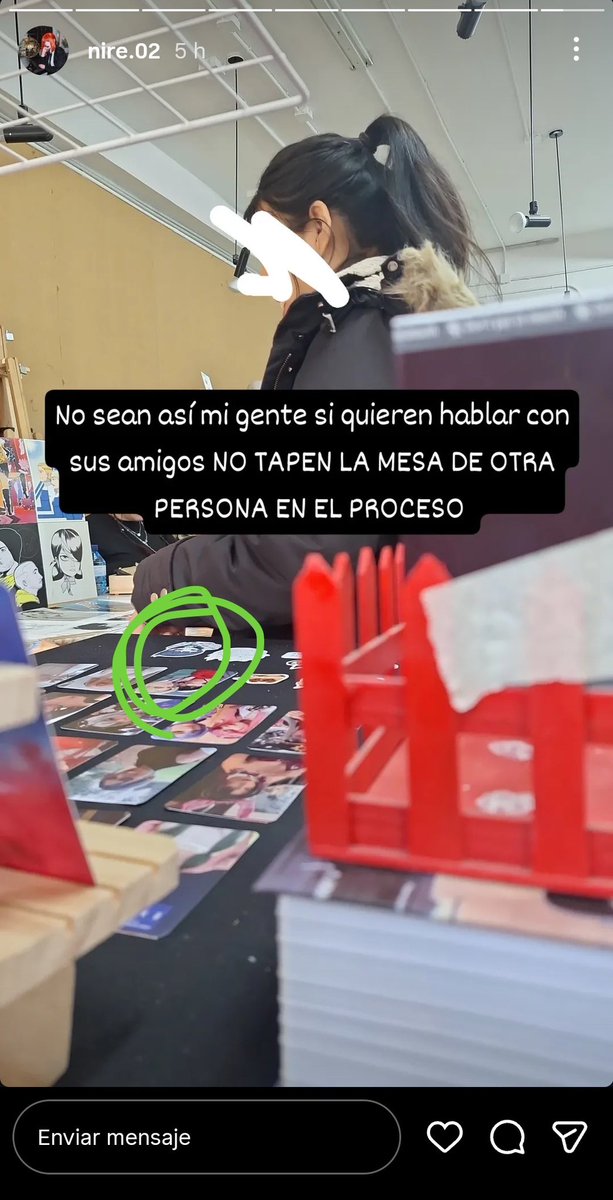 irltinami's tweet image. hate to be doing this but also hate to have my art stolen so i have to bring awareness to this since it’s already been profited from 

this cosplayer/artist stole my art and traced it, please be wary 

it hurts ur credibility as an artist to steal like this. how much is original?