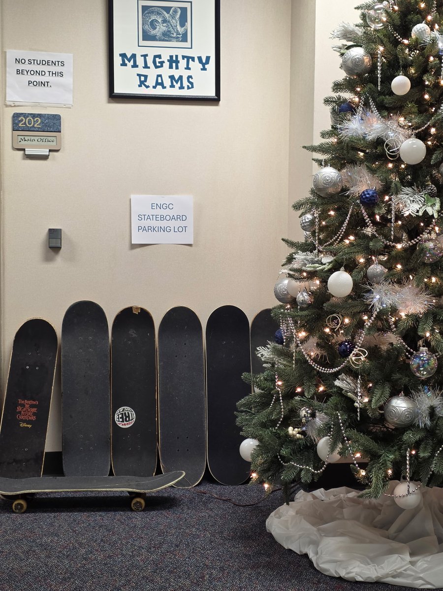 ElsikNGCRams's tweet image. Sign o' the times - Skateboard Parking Lot! @ElsikNGCRams #finalexams #endofsemester 🩵🐏🤍🐏