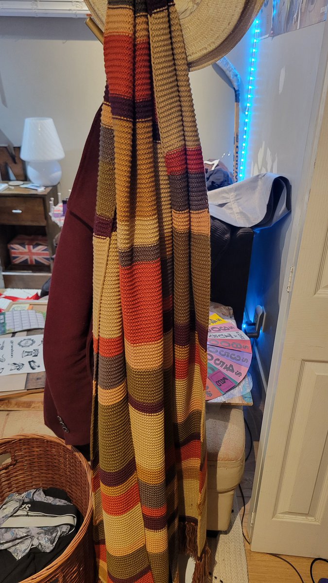nadermuhhidene's tweet image. This Scarf Is Just Too Cool!

Season 16/17 Fourth Doctor Scarf Made By @Lovarzi 

🤎💛💚💙❤️💜

#DoctorWho #4thDoctorScarf #ClassicDoctorWho #FourthDoctor