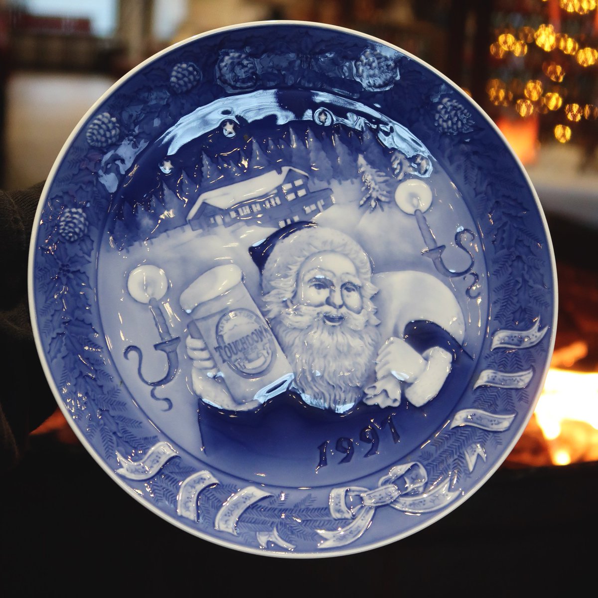 ROCKの収納をゴソゴソしてみたら、クリスマスにぴったりなお皿を発見