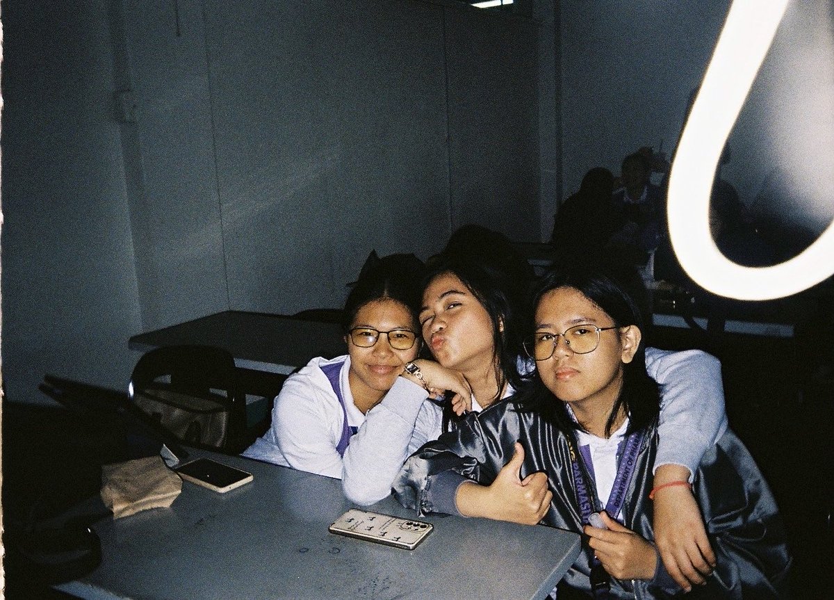 magneeeeee's tweet photo. white coat na sana next sem pls sana maawa 🤞🏻 https://t.co/duvgWB2L0p