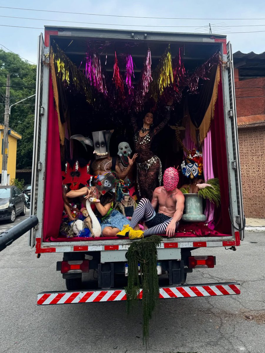 webmarinasenaa's tweet image. CARNAVAL✨