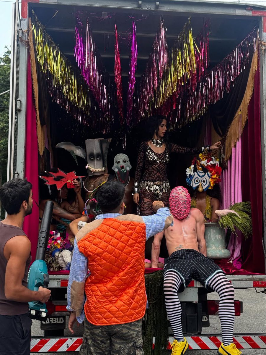 webmarinasenaa's tweet image. CARNAVAL✨