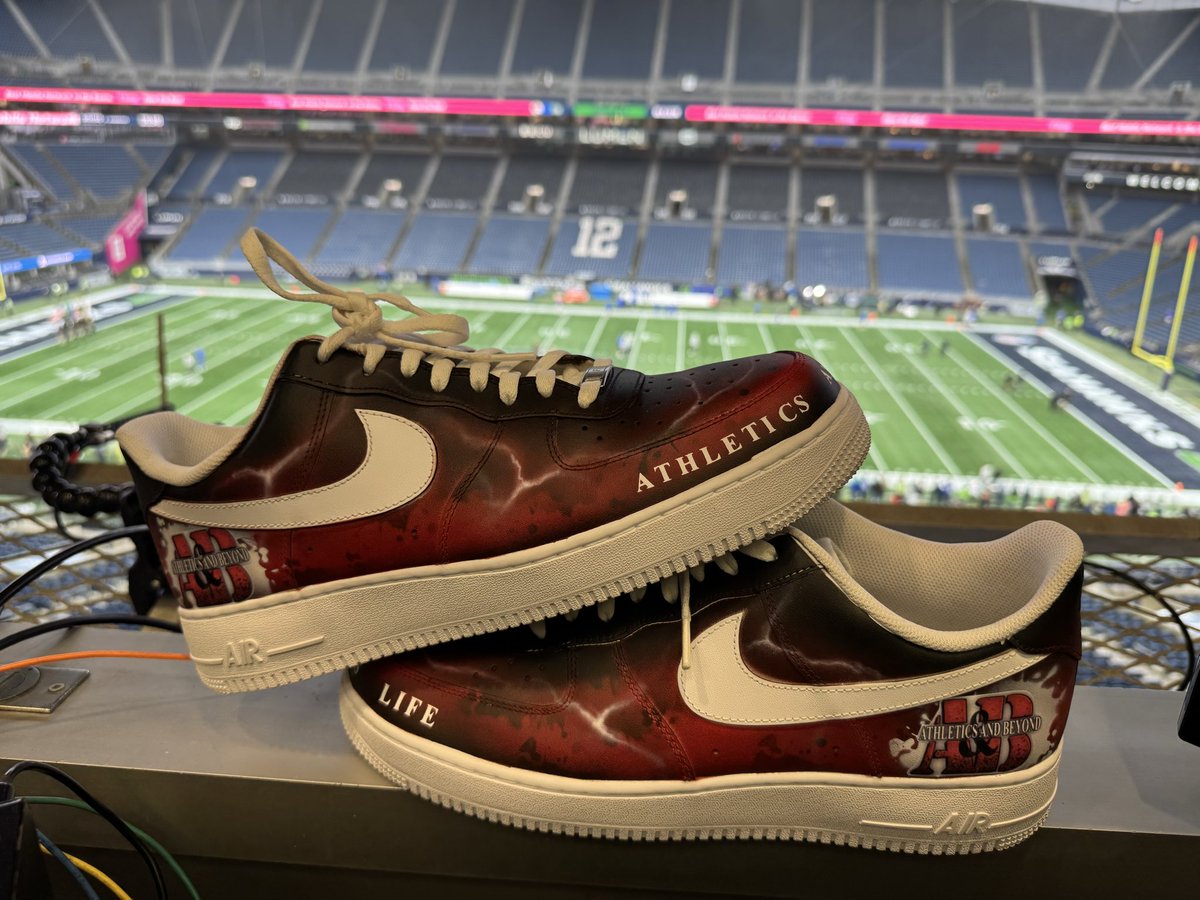 RyanHarris_68's tweet image. Tonight I am highlighting @AthleticBeyond and the work they do for the youth of denver in sport and school. 

Join me in supporting a champion in the community!

#TNF #the12s #rams