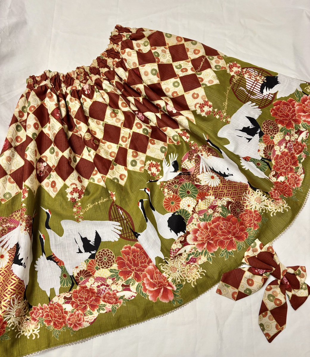 MetamorphoseEng's tweet image. 🔷🔹Now Available🔹🔷
Profusion of Flowers in Nostalgia Skirt Set
metamorphose.gr.jp/en/product/8487

Includes: Skirt, Ribbon Clip✨
Colors: Oxide Red, Opal Green, Black
One size

*Limited quantity
#specialset #luckybag 
#metamorphose #mtdf #Lolitafashion