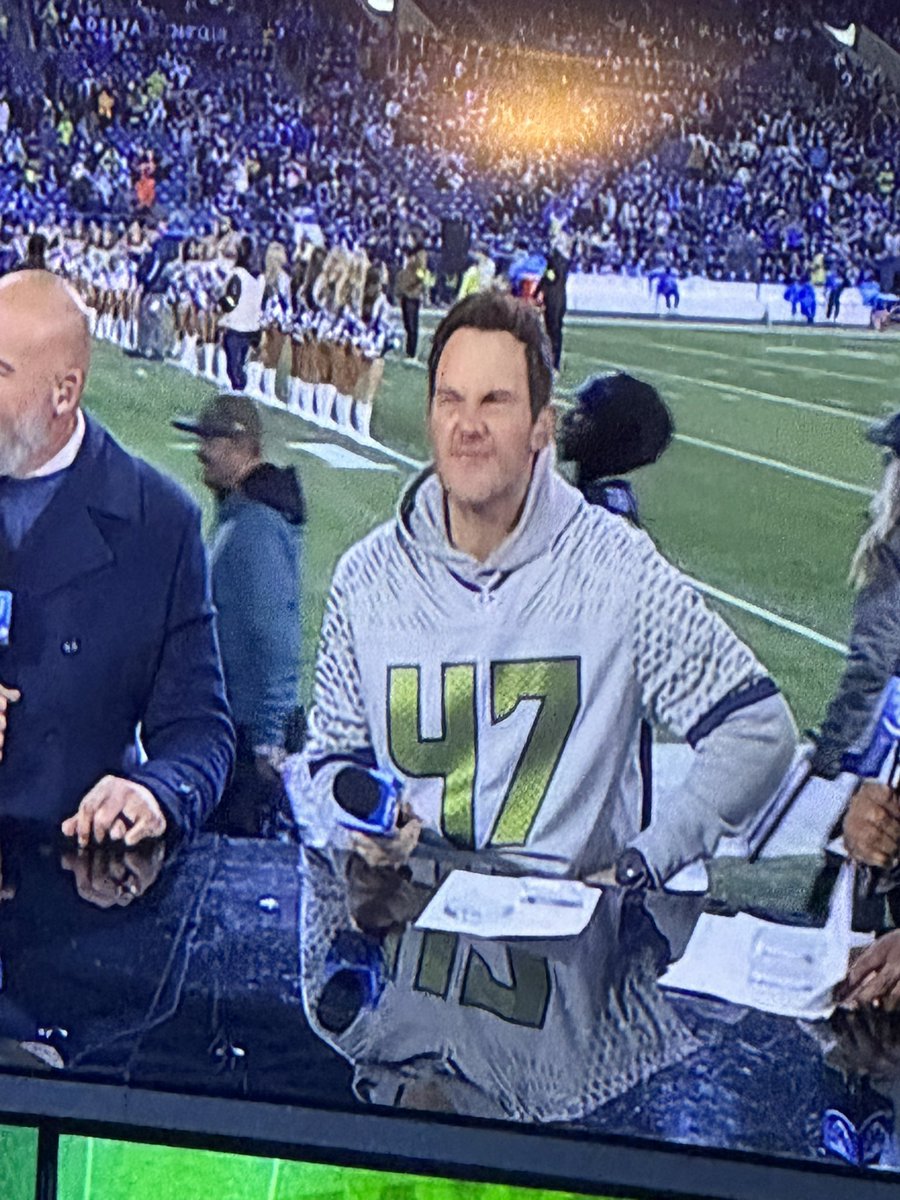 I didn’t know <a href="/_PaulRudd/">Paul Rudd</a> was a Seahawks fan!!! 🤣 #TNFonPrime
