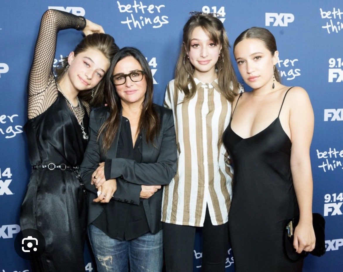 TheNames_Dre's tweet photo. Yea I know her as Louie GF. What a dope family. https://t.co/WW1iroZdpI