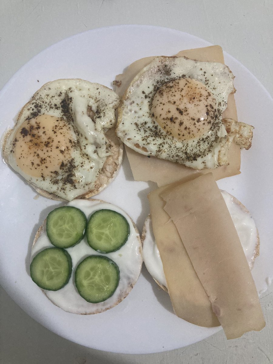 pinkkitty222's tweet photo. what i ate today / what i broke my 21h with https://t.co/j1Wg2r7j0w