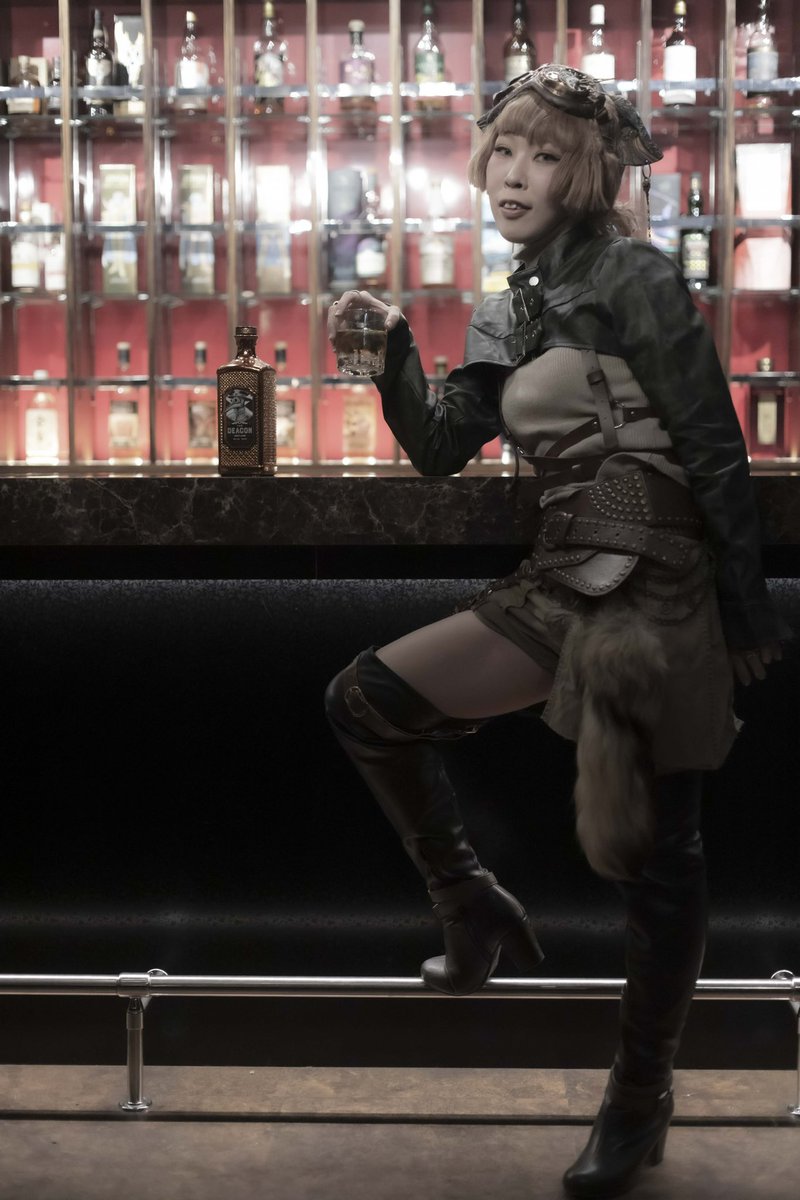 chivimoro's tweet image. すこぶる機嫌の良いの萬屋のヒイロ。

｢うまい話とうまい酒は止められないねぇ｣

photo:@kubottey 
Bar:@AkaReco0601 

#deaconwhisky 
#akashicrecords
#大阪蒸気撮影会