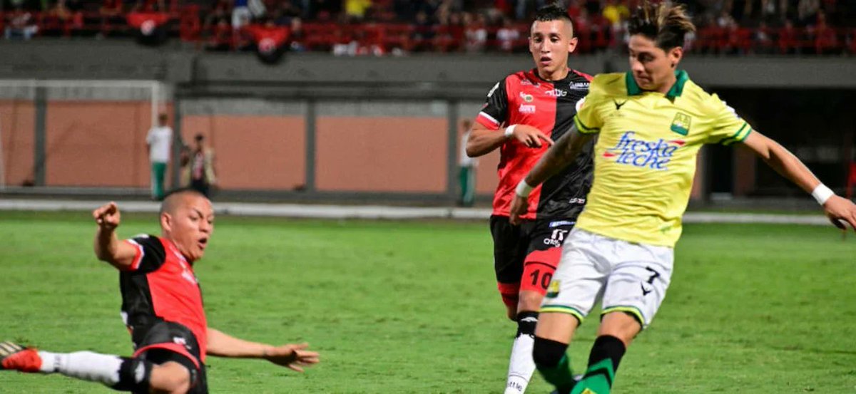 ¡CONFIRMADO!

El clásico del oriente colombiano se jugará en la tercera fecha de la Liga BetPlay 2026-I

<a href="/Cucutaoficial/">Cúcuta Deportivo FC</a> vs. <a href="/ABucaramanga/">Atlético Bucaramanga</a>
🏟️ General Santander
.
.
.
#DatoLeopardo 🔰⭐🏆⚽