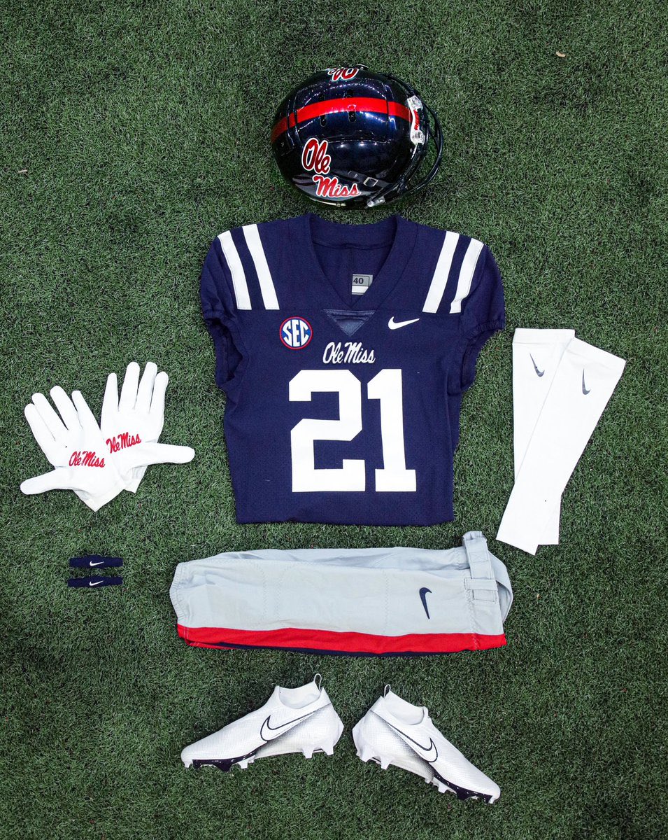 NAVY NAVY GRAY FOR THE CFP. #HottyToddy https://t.co/m9KrtsSSXW