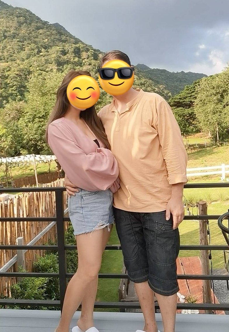 weare40couple tweet media