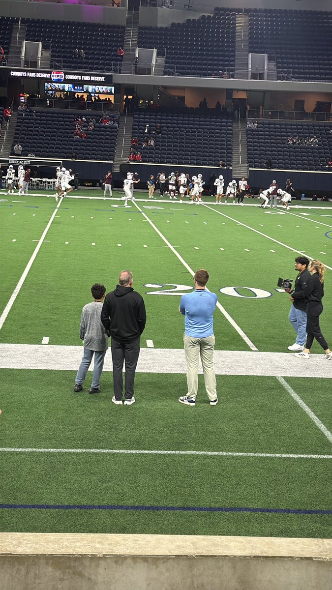 XboxBowl's tweet photo. Bobby Petrino is in the building ! https://t.co/XCOtRELZHF